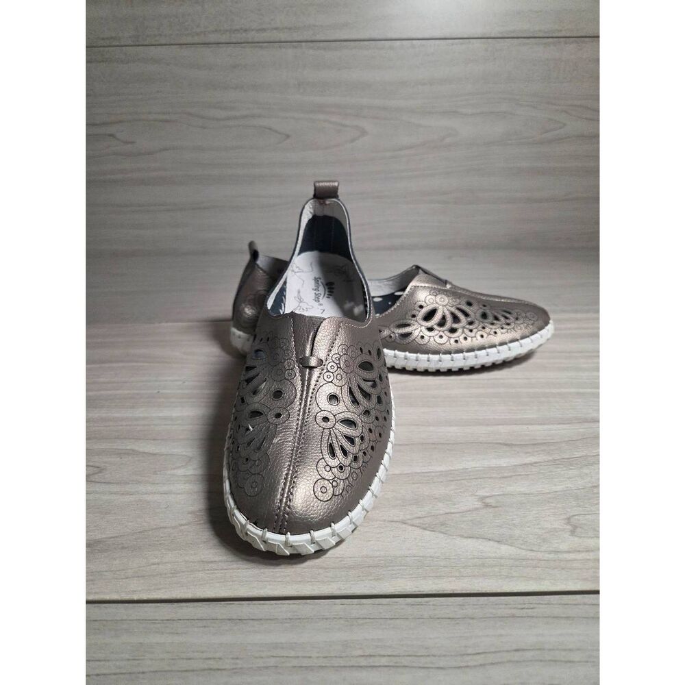​Spring Step Mirtha Pewter Metallic Leather Laser Cut Flats - Size 7